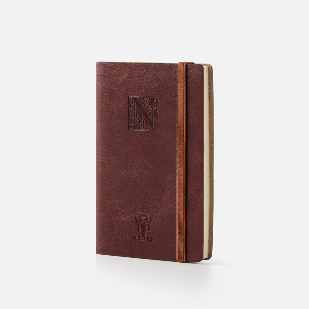Taccuino pagine bianche con elastico<br>Copertina morbida in pelle - Collezione Iniziali