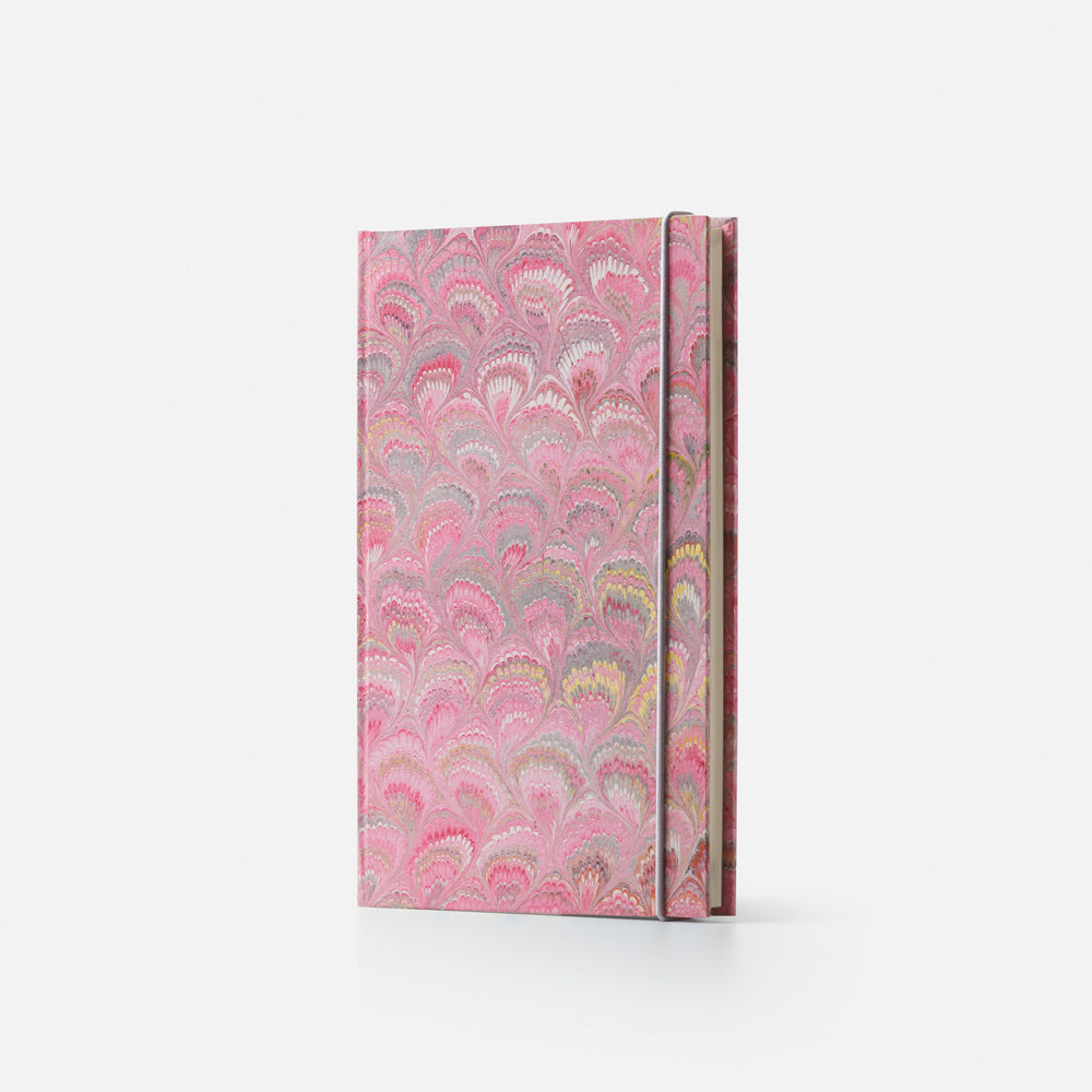 Taccuino pagine a righe con elastico<br>Copertina rigida - Collezione Pavoni