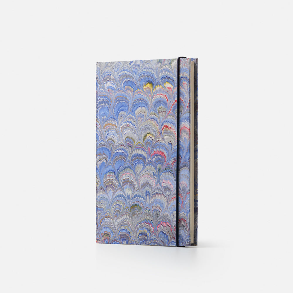 Taccuino pagine a righe con elastico<br>Copertina rigida - Collezione Pavoni