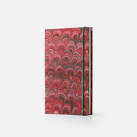Taccuino pagine a righe con elastico<br>Copertina rigida - Collezione Pavoni