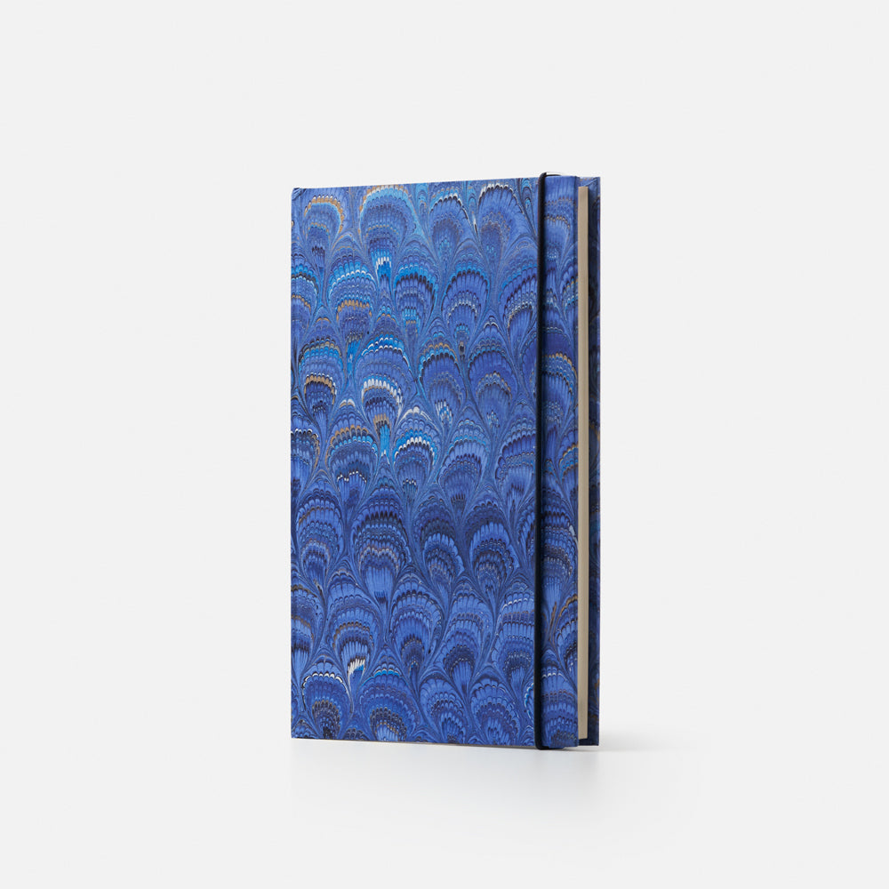 Taccuino pagine a righe con elastico<br>Copertina rigida - Collezione Pavoni