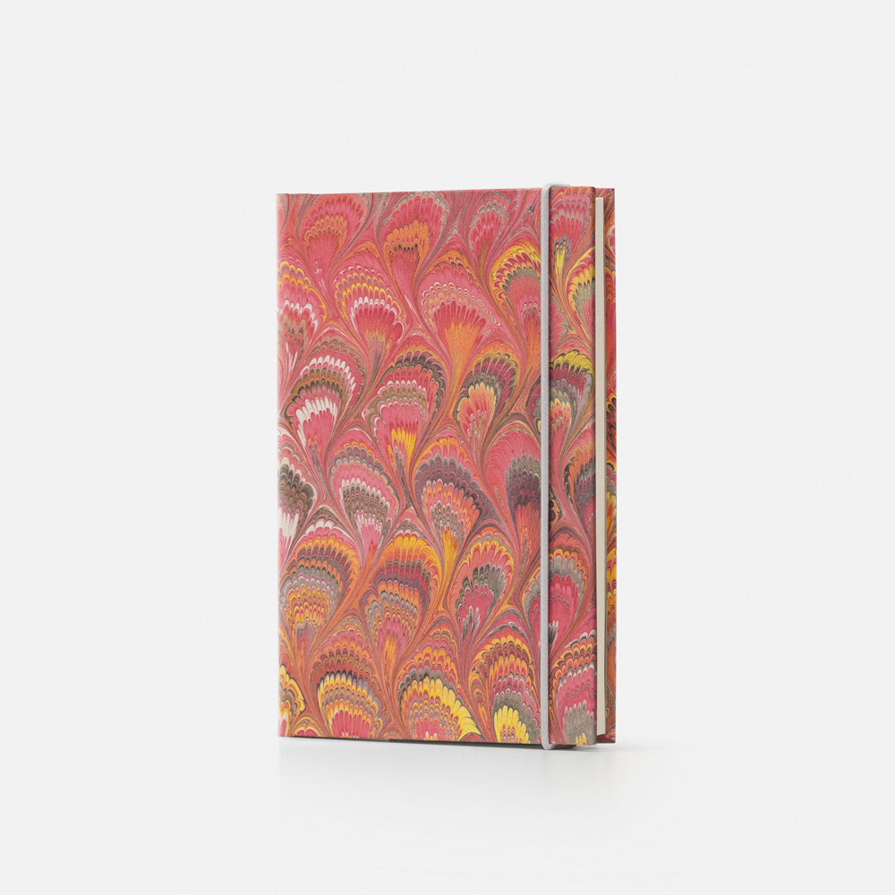 Taccuino pagine a righe con elastico<br>Copertina rigida - Collezione Pavoni
