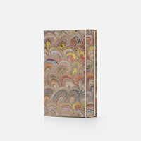 Taccuino pagine a righe con elastico<br>Copertina rigida - Collezione Pavoni