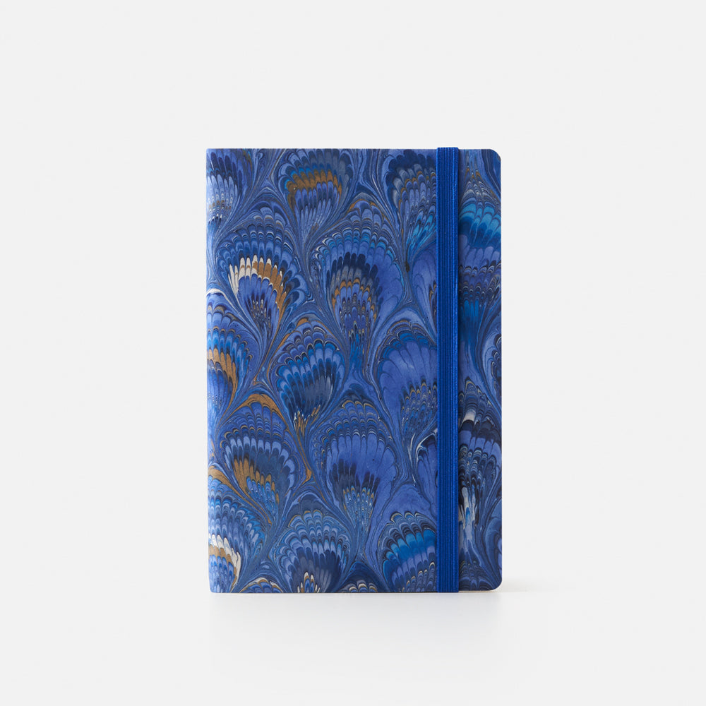 Taccuino pagine bianche con elastico<br>Copertina morbida - Collezione cottonpaper Pavoni