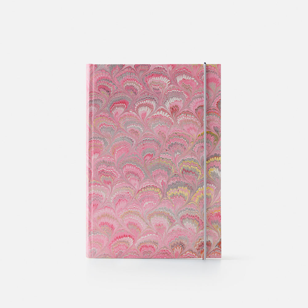 Taccuino pagine a righe con elastico<br>Copertina rigida - Collezione Pavoni
