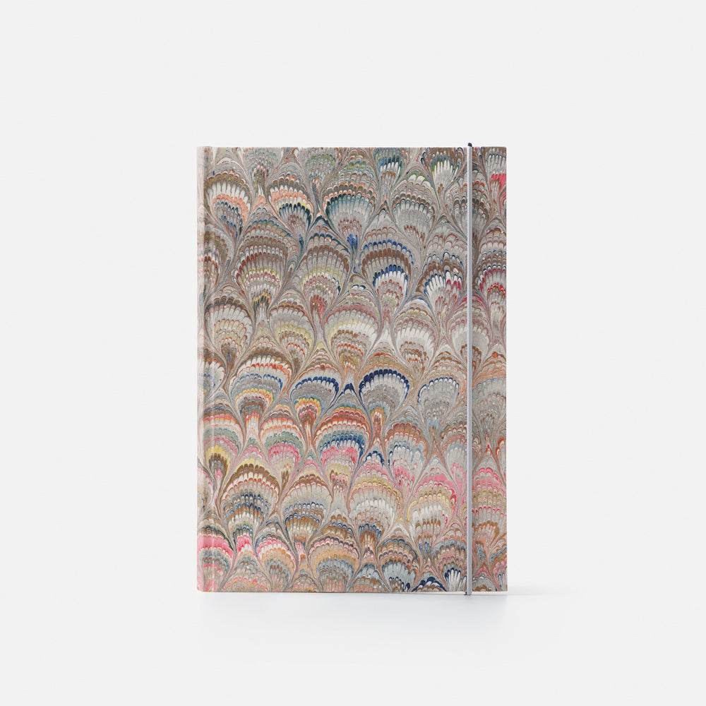 Taccuino pagine a righe con elastico<br>Copertina rigida - Collezione Pavoni