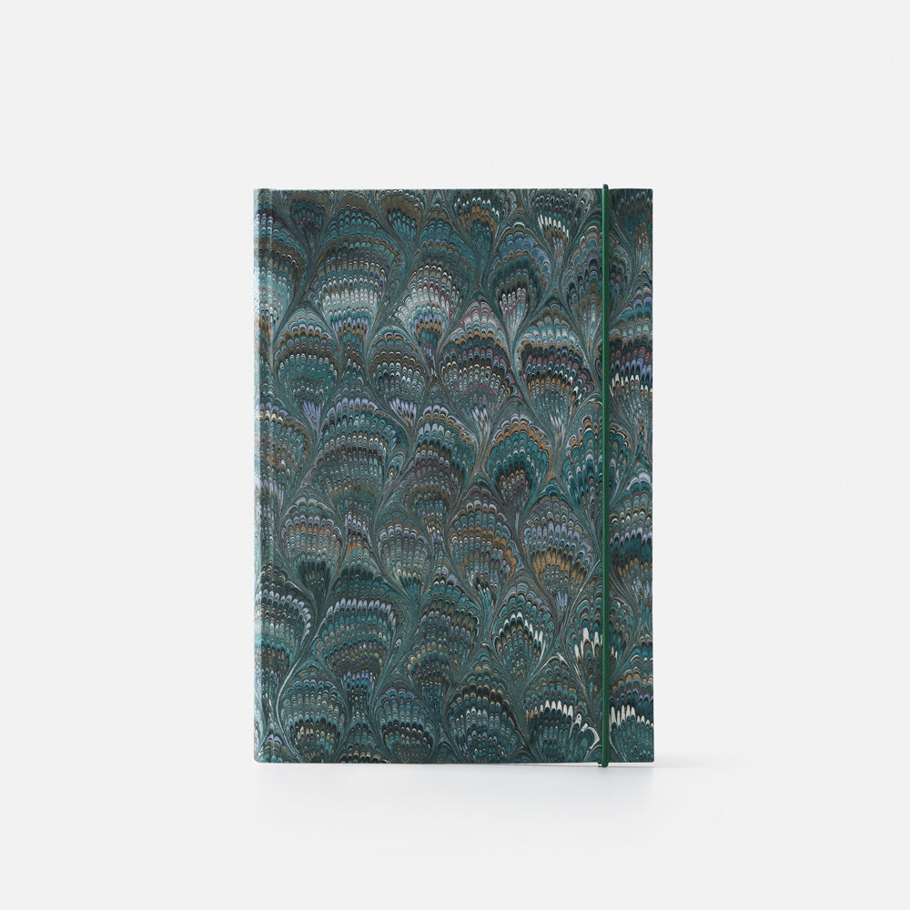 Taccuino pagine a righe con elastico<br>Copertina rigida - Collezione Pavoni
