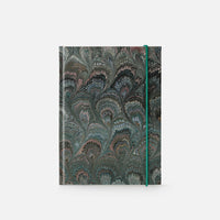 Taccuino pagine a righe con elastico<br>Copertina rigida - Collezione Pavoni